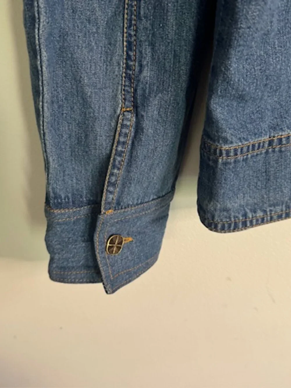 Vintage Bleu Bayou Floral Embroidered Patchwork Denim Jacket Size Medium - Picture 3 of 7